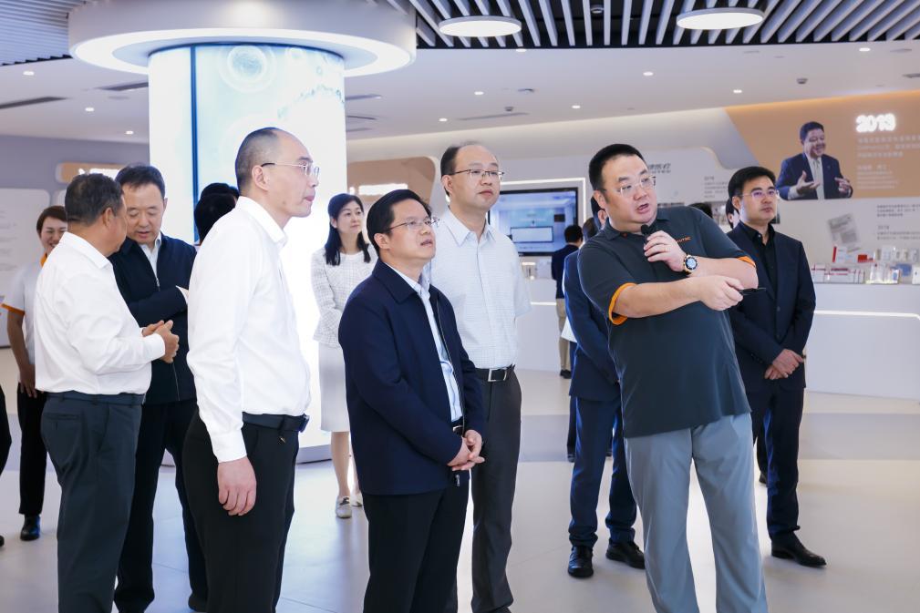 国家药监局副局长雷平一行调研人生就是博医疗